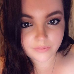 Meet your Posher, Emmily